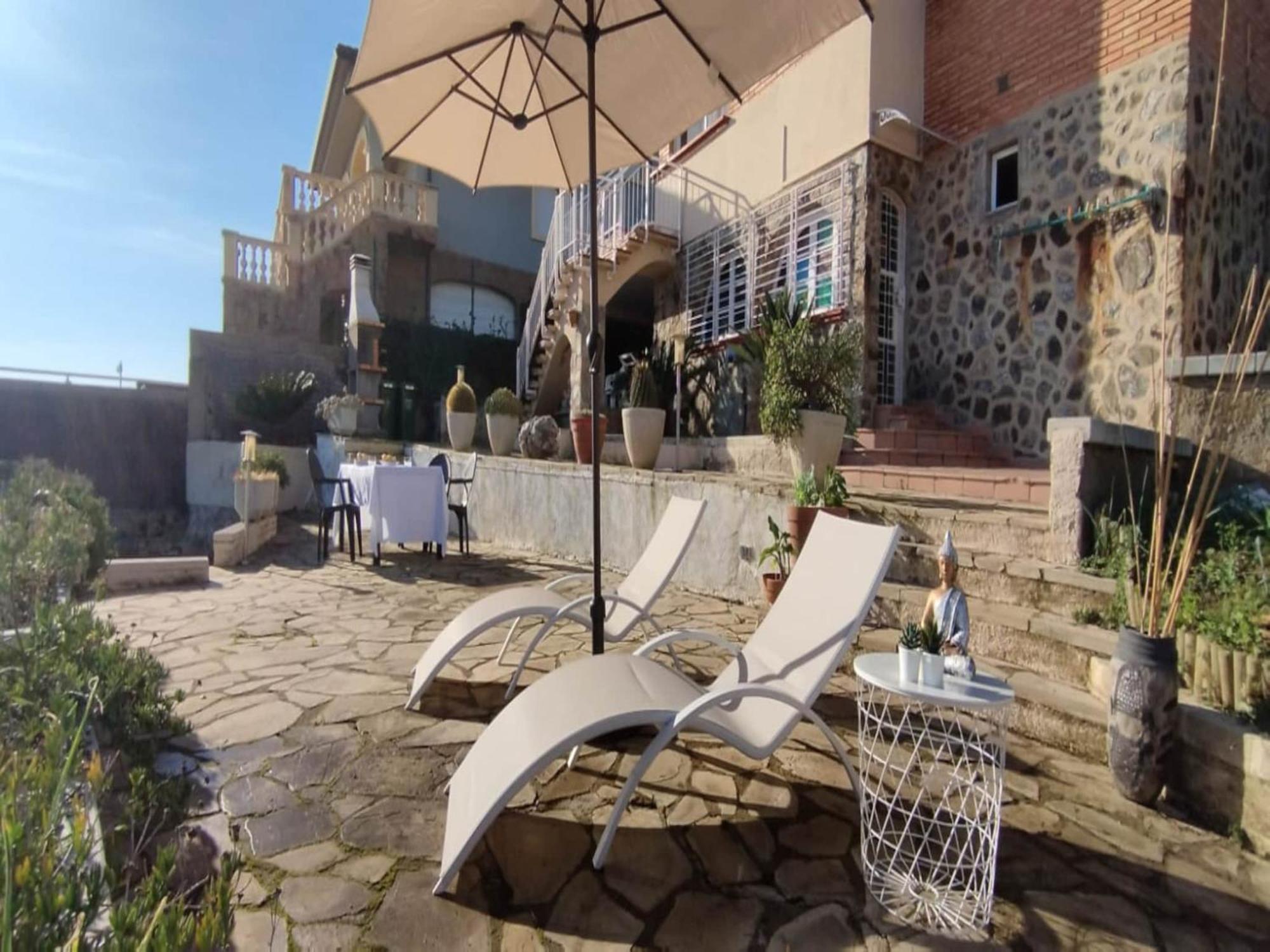 Chalet Quiet Escape With Stunning Sea Views