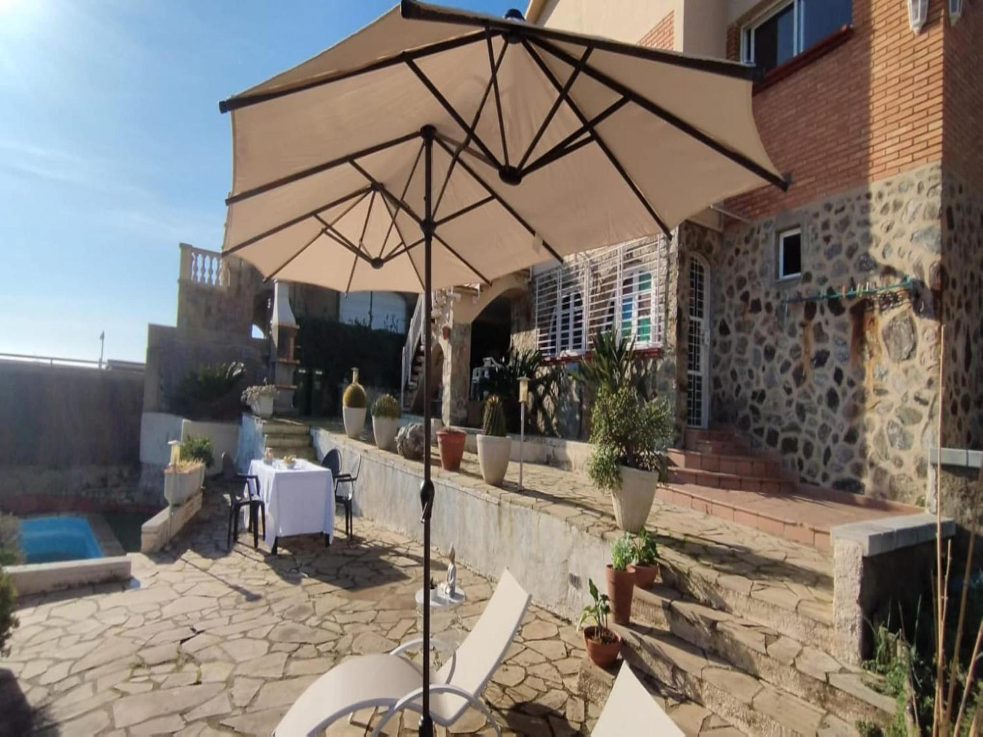 Quiet Escape With Stunning Sea Views *